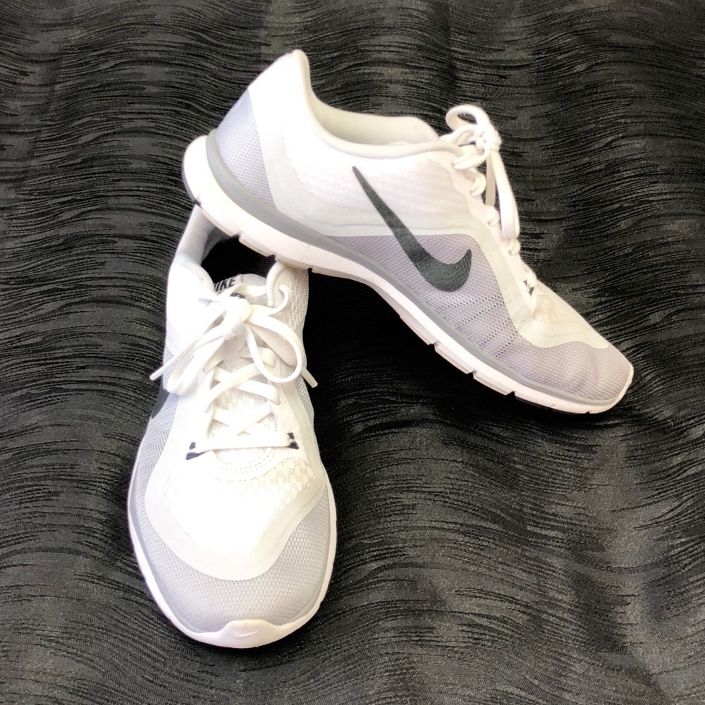 NIKE FLEX TRAINING Athletic shoes